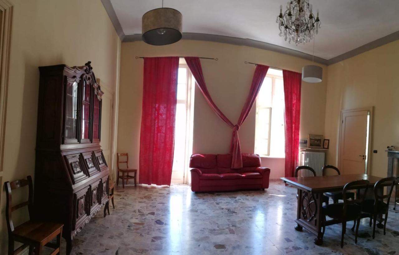 Dimora Castello Dei Conti Bed and Breakfast Trinità Buitenkant foto